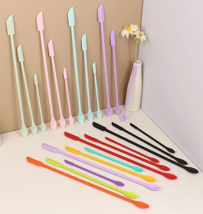 Espátula de silicona resistent - Kitchen Gadgets Everyone Needs reseña y precio